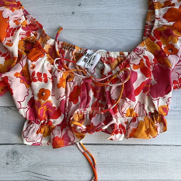 Princess Polly Avonsleigh Pink Floral Front Tie Crop Top 2 - Picture 2 of 6